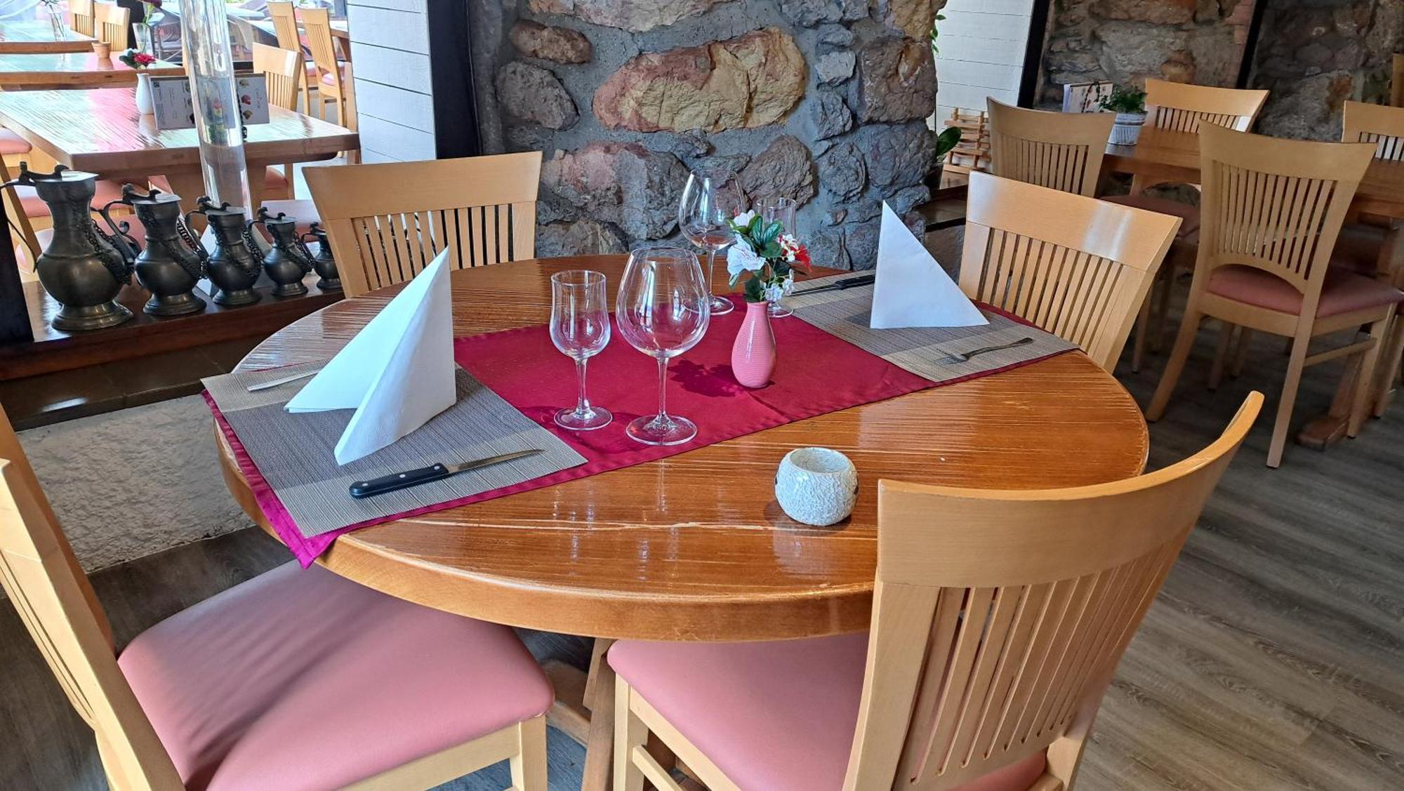 Hotel La Fontaine Saint-Imier 外观 照片