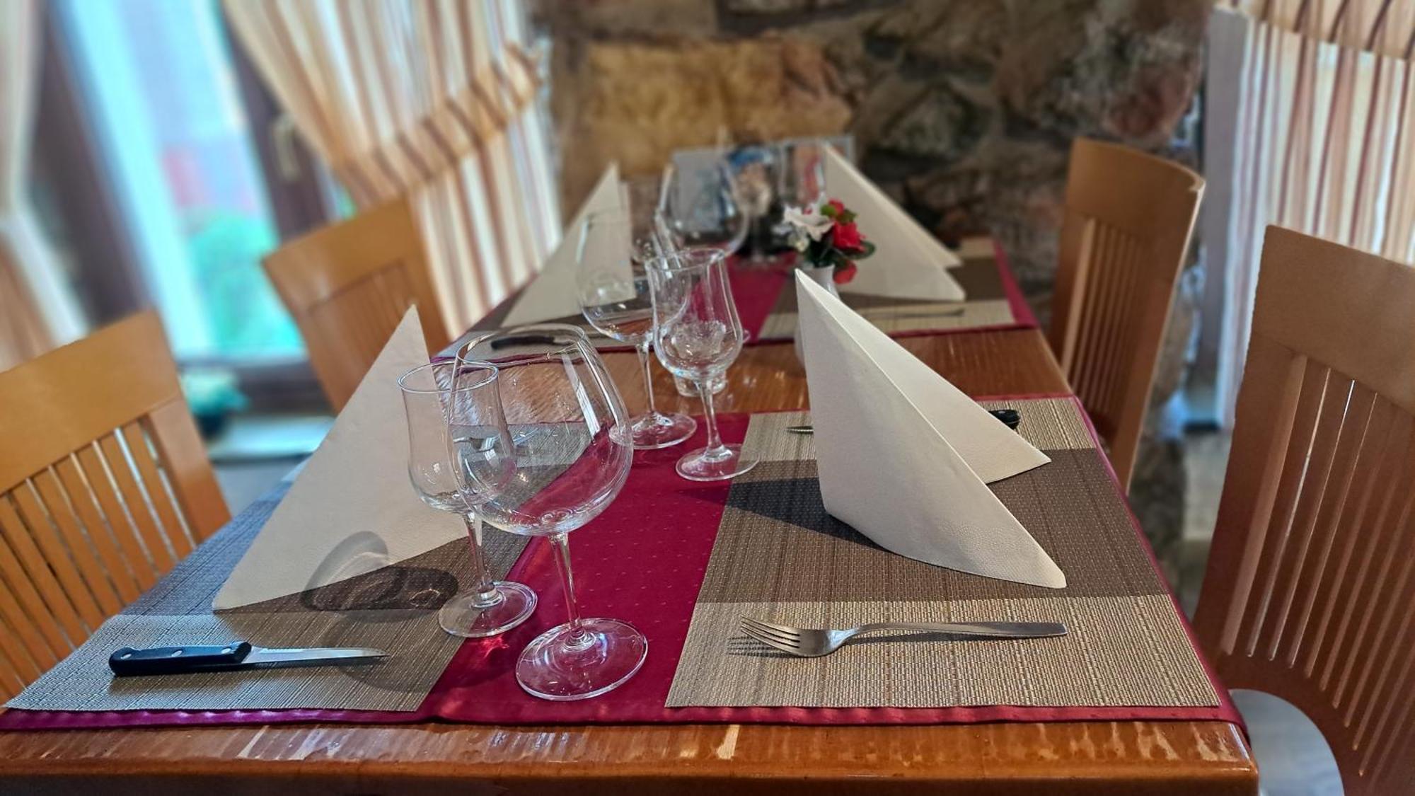 Hotel La Fontaine Saint-Imier 外观 照片