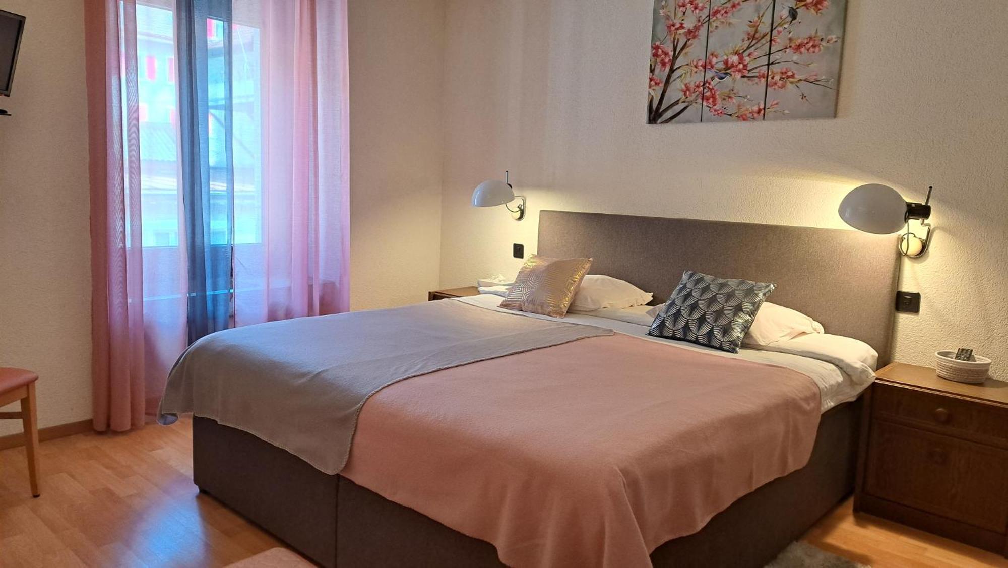 Hotel La Fontaine Saint-Imier 外观 照片