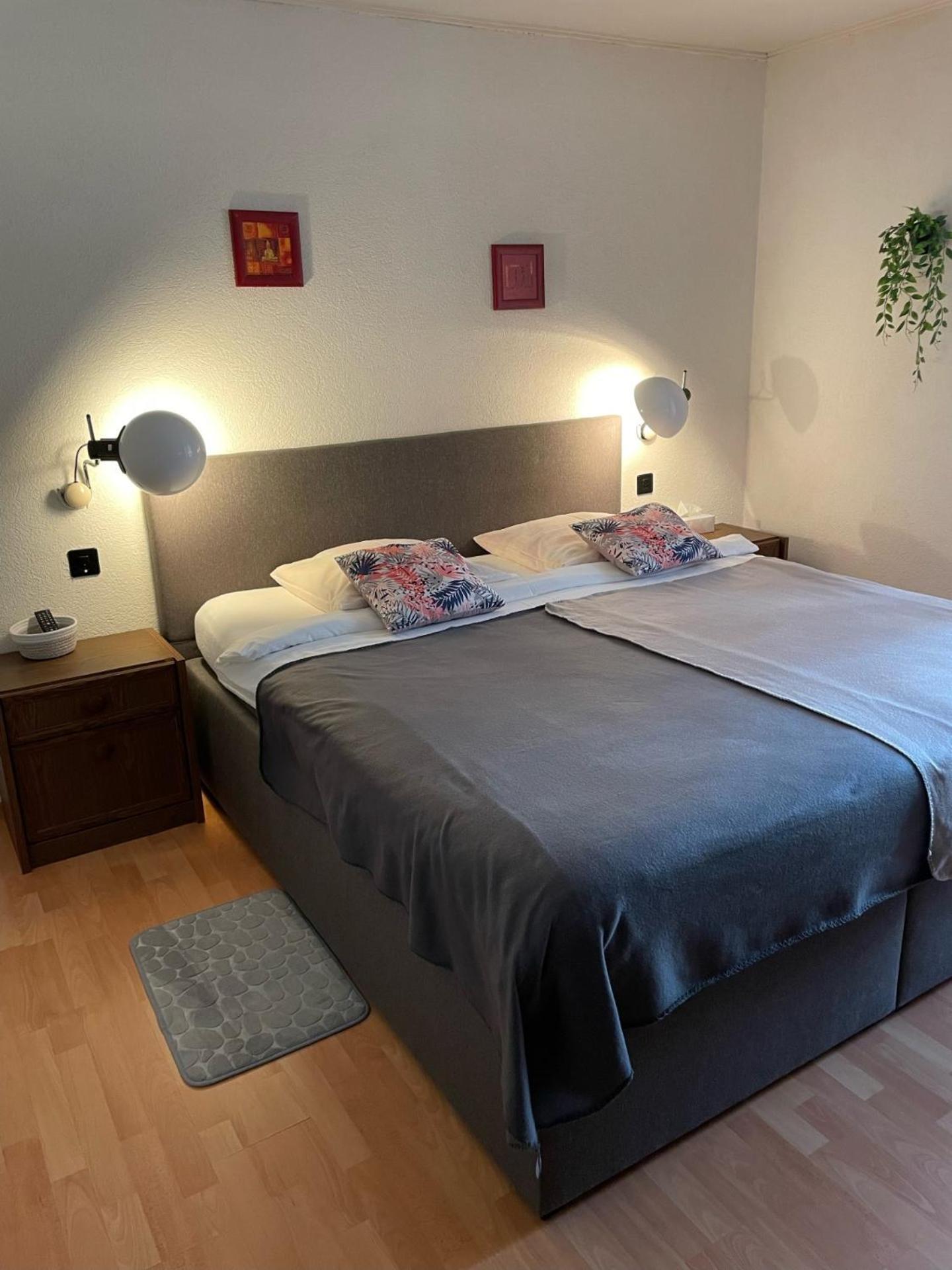 Hotel La Fontaine Saint-Imier 外观 照片