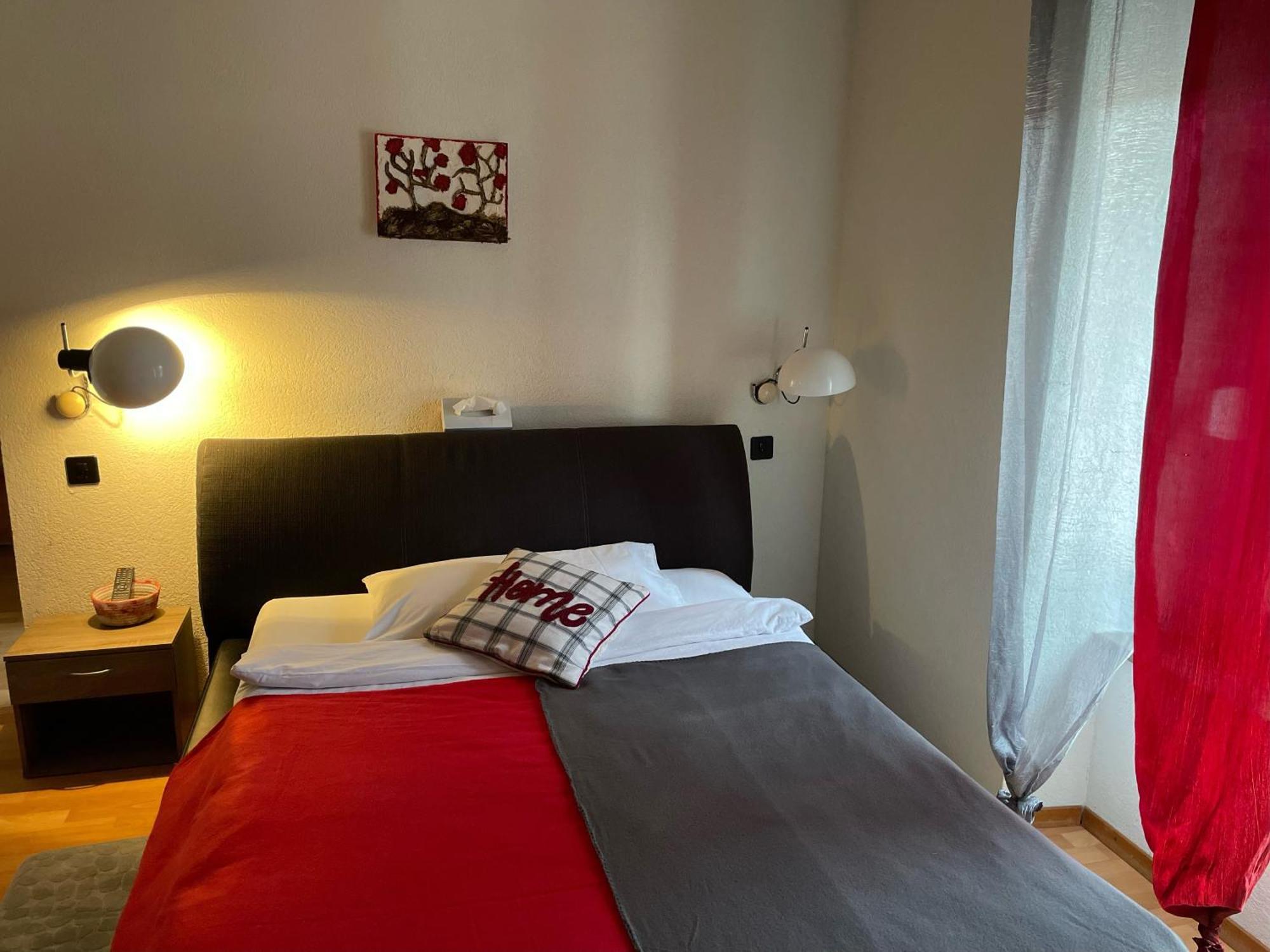 Hotel La Fontaine Saint-Imier 外观 照片